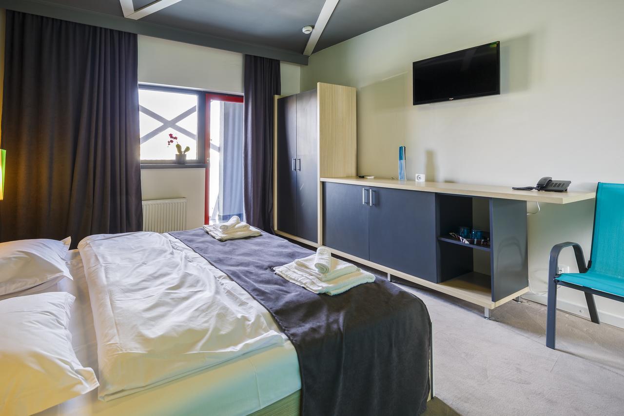 Net Hotel بيتستِ المظهر الخارجي الصورة