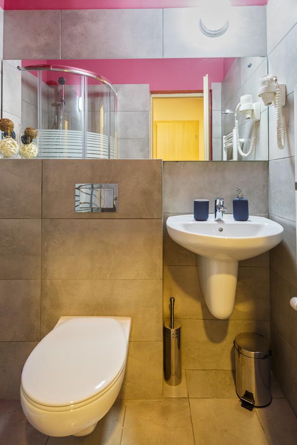 Net Hotel بيتستِ المظهر الخارجي الصورة