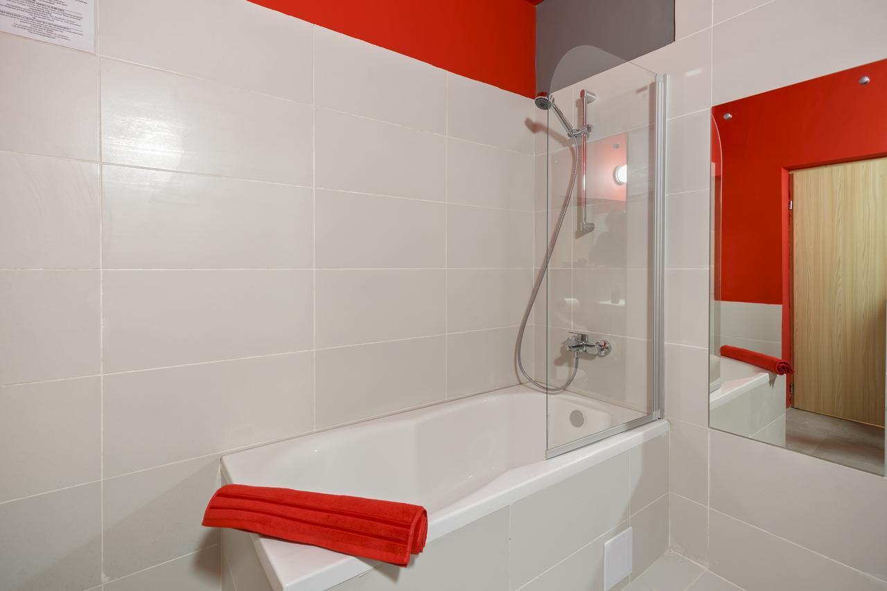 Net Hotel بيتستِ المظهر الخارجي الصورة